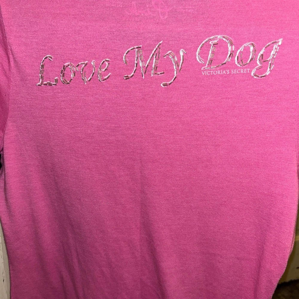 Beautiful VS Pink vintage htf Graphic Barbie Pink T-Shirt! - Picture 3 of 8